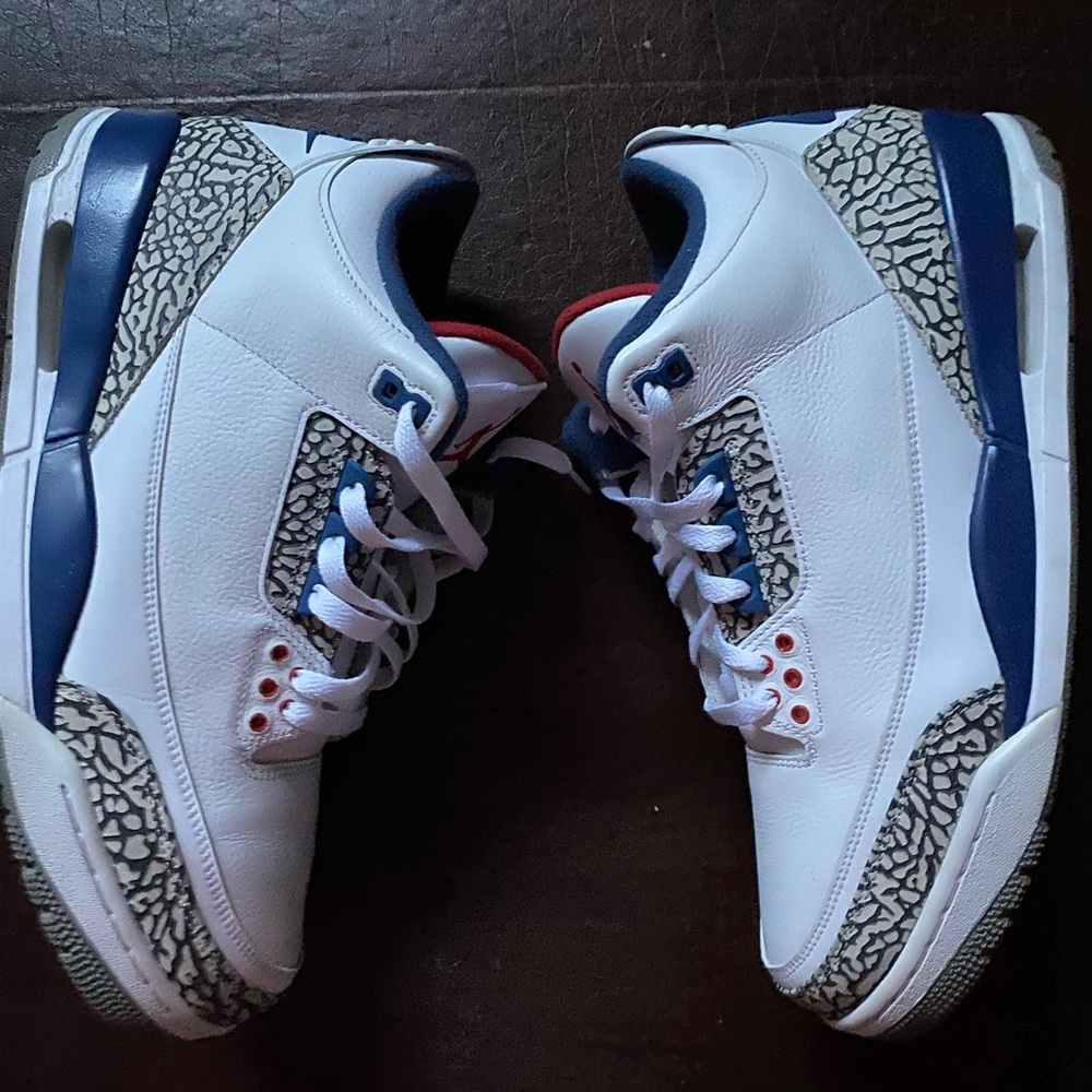 Jordan 3 true blue